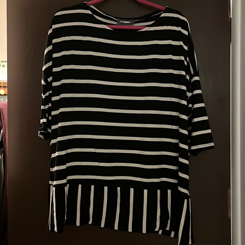 Alembika stripped top